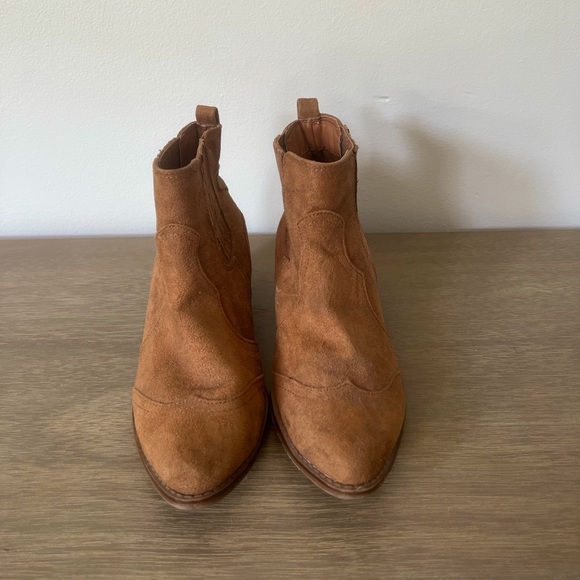 Boots - Picture 3 of 3